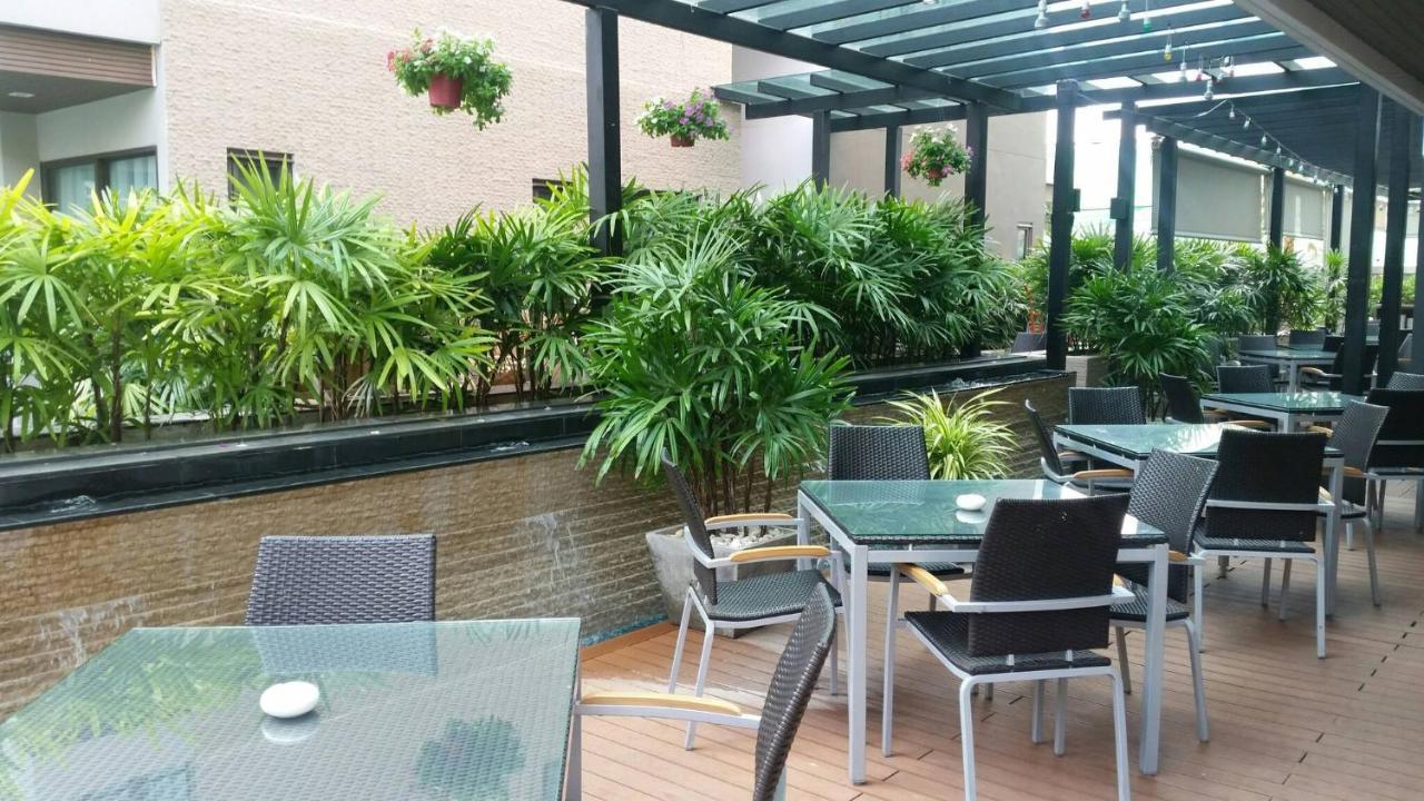 Patong Beachfront 2 Mins Walk To Whitebeach Guest house 3*