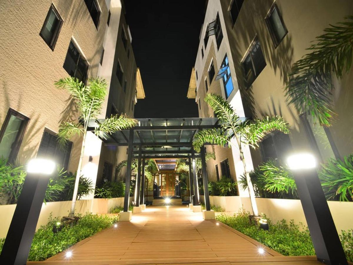 Patong Beachfront 2 Mins Walk To Whitebeach Gasthof 3*